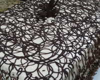 Bolo alegre de aniversário