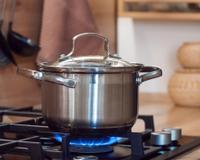 Panelas resistentes para todos os momentos! Veja 4 opções que você precisa ter na sua cozinha