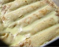 Panqueca com frango ao molho