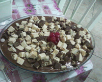 Sobremesa de sorvete com chocolate