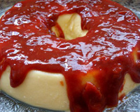 Pudim de queijo com goiabada que derrete na boca a cada colherada: receita fácil e com um contraste perfeito de sabores