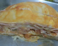 Rocambole  de massa de pastel