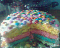 Bolo arco-íris (em camadas)