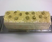 Torta fria de pão de forma com frango