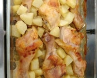 Coxa de frango assada com batatas