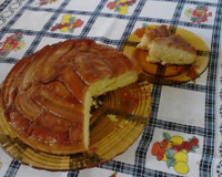 Bolo de banana caramelizada