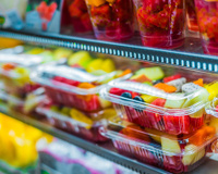 Sempre comprei frutas já cortadas até descobrir que eu estava cometendo um erro e nunca deveria fazer isso