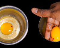 É possível comer ovos com mancha vermelha na gema? A resposta vai surpreender muita gente