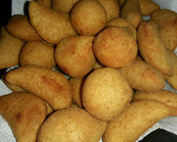Salgadinho de festa (risóles, bolinha de queijo, coxinha)