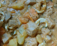 Filé de peixe ao molho de legumes (rápido)