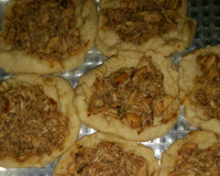 Esfirra aberta de carne