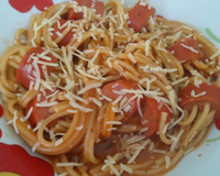 Macarrão com salsicha na pressão da Simone