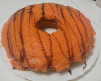 Bolo de cenoura com recheio e cobertura