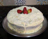 Bolo vulcão de leite ninho