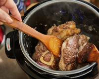 Bife na frigideira ficou para trás: aprendi no TudoGostoso a receita na panela de pressão que fica pronta em poucos minutos e a carne fica macia