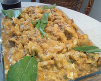 Capeletti ao molho de carne e rúcula