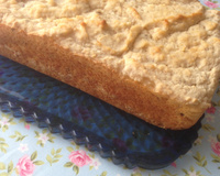 Bolo úmido vegano de massa de mandioca e cajuína