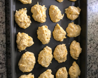 Bolinhos de banana da terra com queijo e assados do Lúcio Cezar