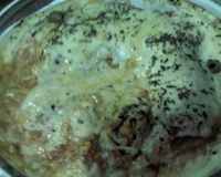 Coxa e sobrecoxa ao molho de tomate e molho branco