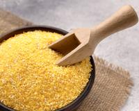 O que é fubá mimoso? Entenda a diferença entre os tipos de farinha de milho e como elas impactam suas receitas juninas