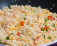 Arroz frito: confira a receita prática