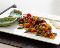 Antepasto delicioso de berinjela