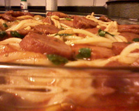 Espaguete com molho de calabresa