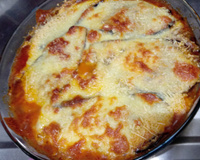 Lasanha de berinjela à bolonhesa