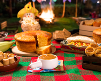 Como montar uma mesa de Festa Junina bonita e barata: os convidados ficarão surpresos com a criatividade