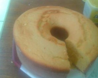 Broa cremosa de fubá com queijo e coco