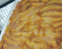 Bolo invertido de banana caramelada de liquidificador