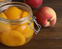 Pêssego em calda caseiro