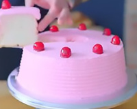 "Bolo mais leve do mundo": conheça o bolo dos anjos e sua textura única e deliciosa