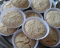 Nem muffin, nem cupcake: brevidade é o bolinho crocante por fora e que desmancha na boca com gostinho de infância perfeito para a hora do café