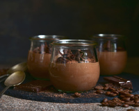 Coloquei café espresso na mousse de chocolate e virou a melhor sobremesa que já fiz na vida
