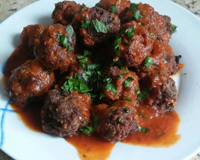 Bolinho de carne moída recheada