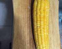 Milho-verde cozido no micro-ondas