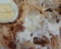 Macarrão com molho de carne moída ao forno