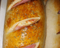 Pão recheado de frios