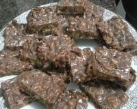 Pé de moleque de leite condensado