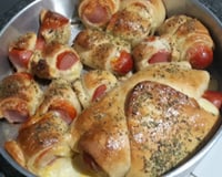 Enroladinho de salsicha assado fácil