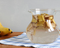 Bata casca de banana com água e bicarbonato: por que fazer e para que serve essa mistura (e como usar direitinho)