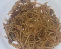 Macarrão com molho de carne moída ao forno