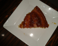 Torta de banana caramelizada