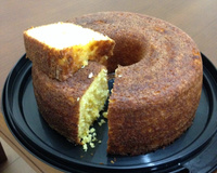 Bolo de milharina e milho verde