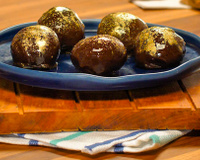 Bala baiana de brigadeiro é a versão surpreendente do doce clássico que você vai ficar apaixonado! Confira a receita