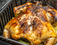 Achado inédito! Air Fryer Oster de 4,5 litros entra em promoção com 70% de desconto