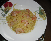 Espaguete com camarão simples