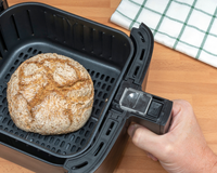 O truque secreto da airfryer para o pão de ontem parecer de uma nova e fresca fornada