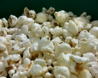 Pipoca com azeite e orégano